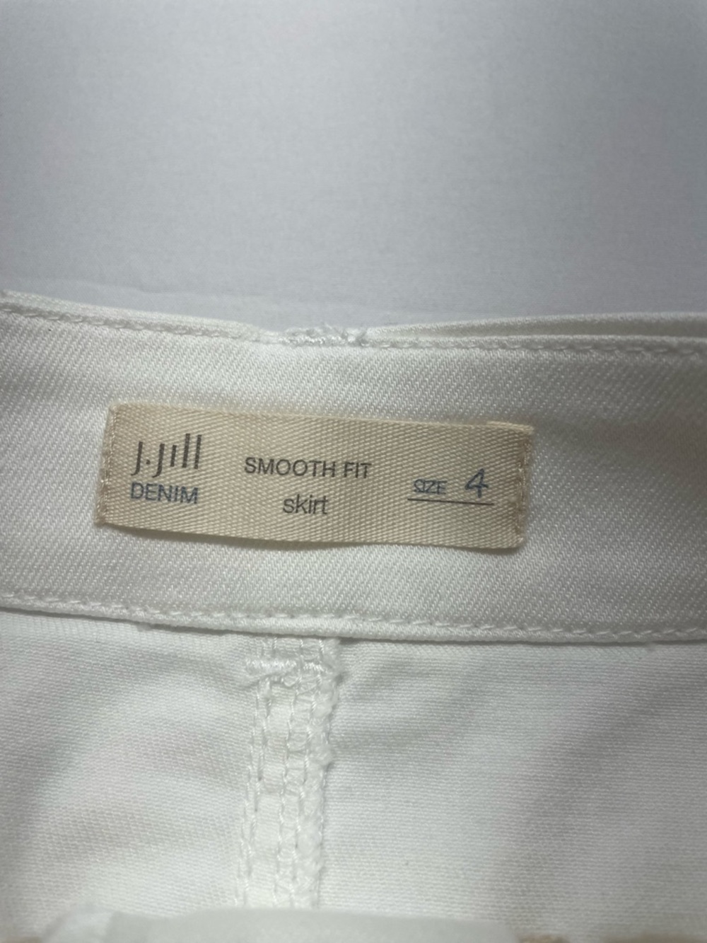 J. Jill White Denim Smooth Fit skirt Size 4 - Picture 4 of 10